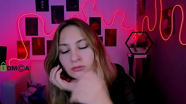 Playful_sophie - handbra