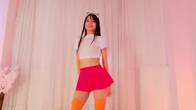 Trixxie_18 - BLOWJOB SO WET