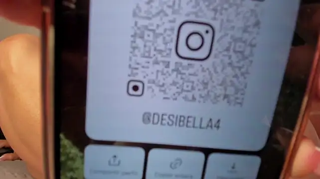 Bella_desi_ - footjob the queen🫅👣🫦