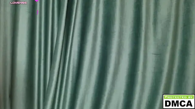 KattiWiukiss - my naked ass without panties twerks
