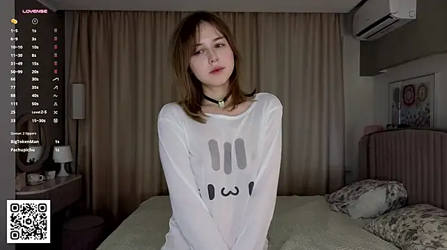 SunnySikarskie - Lick the camera to show my tongue👅