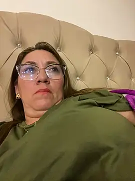 SCARLET-20 - Total naked + Squeeze nipples