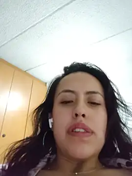 Queen_Ashly - Toy control 7min + squirt😏