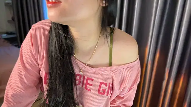 _Cam_baby - strip tease ~ no off panties