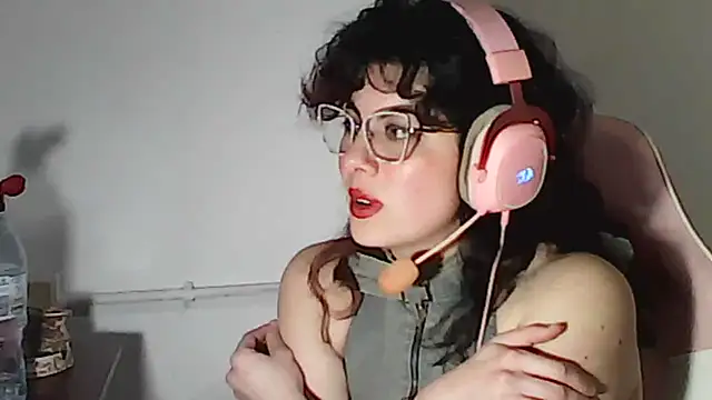 Owly_bloom - suck dildo
