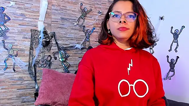 Nath_redrex - show boobs + nipple play