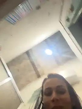 Girl_docinho - GOZANDO no QUINTAL, VIZINHO olhando?????