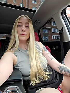 SvetLive - Squirt in car 💦💦💦