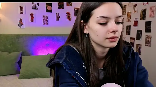 Kiara_beauty - put on glasses