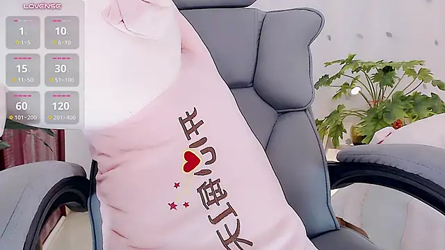 Yaoyao-baby520 - 不要慌不要慌，太阳下山有月光！（跳 一支脱衣舞蹈）