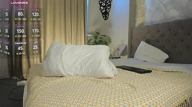 Vanessa_Walters - Topless+creamy tits