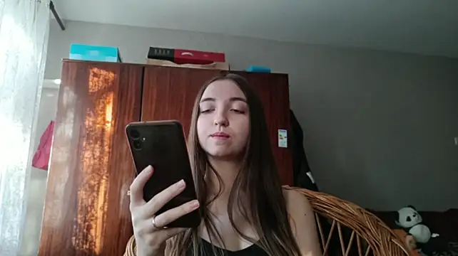 WynonaFarhat - Send sexy photo