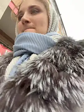 AdelRich - Show pussy on public