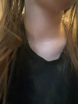 HornyGirlH - LICK NIPPLES