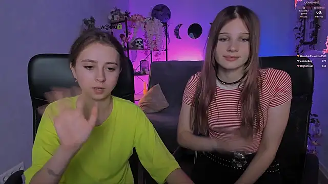 Rebecca_smile - show tits