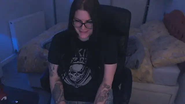 GothSuccubusBabe - TOPLESS 30 mins