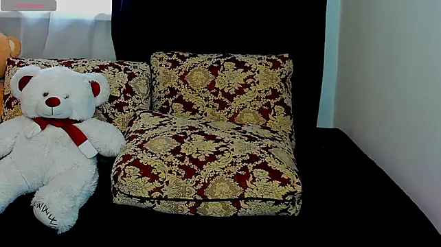 PrincessaJasmine - a slobbery dildo