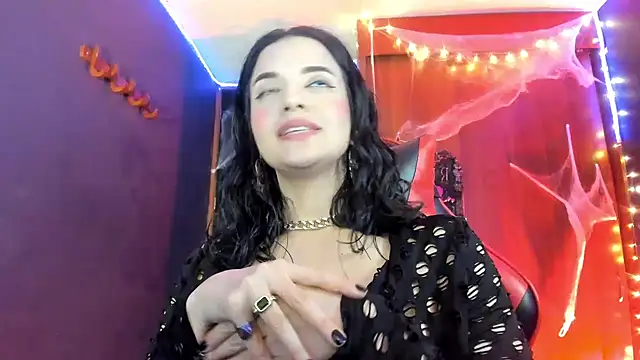 Milufontier - show boobs