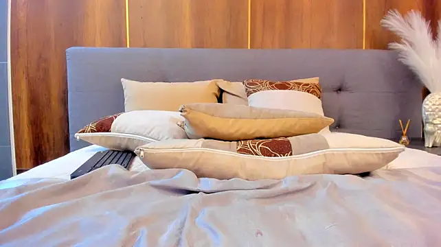 IamSophiiee - PANTY OFF AND DOGGY 🥵🔥
