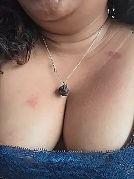 Spicy-Queen1 - Nude In public
