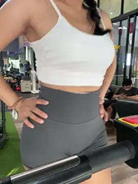 HoneyNana2000 - Let take off leggings show big ass🤭💦