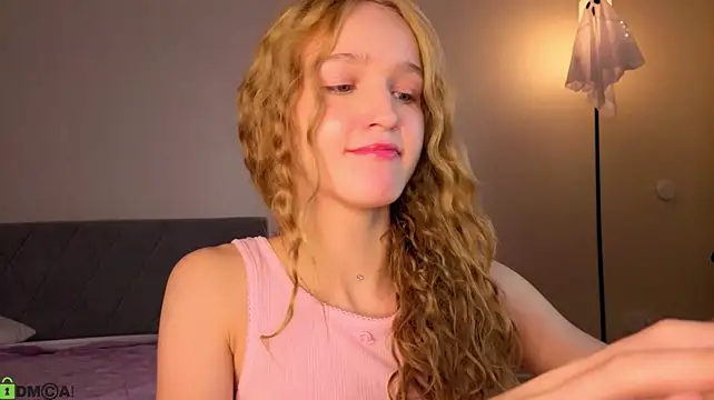 Sue_dream - show tongue