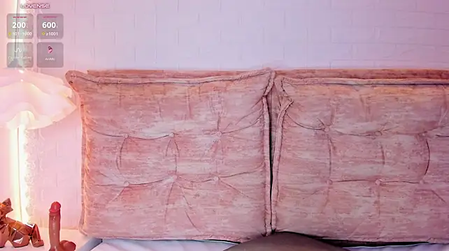 Dolly_Harrington - Spanks ass x10