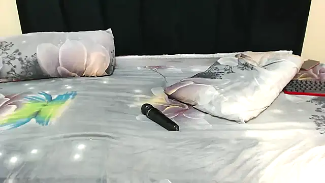 EBONY_WILD_ASS - twerk and clap