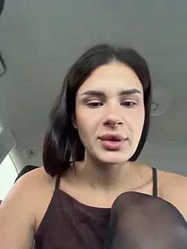 MiraReach - 3 fingers in pussy + squirt 💦🫶🏼