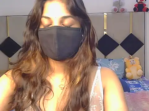 Hii-tanisa - full nude show