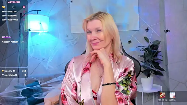 Julie_Lucas - I'll show you where I want your lips tod