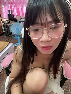 -Lyly_69 - Show zoom 30p