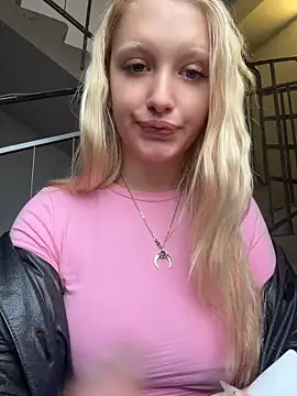 Elfi_InPublic - Good morning Elfi!!!Kiss my lips 💋