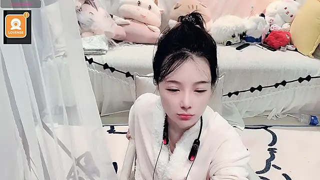AKiKi711 - 最是凝眸无限意，似曾相识在前生