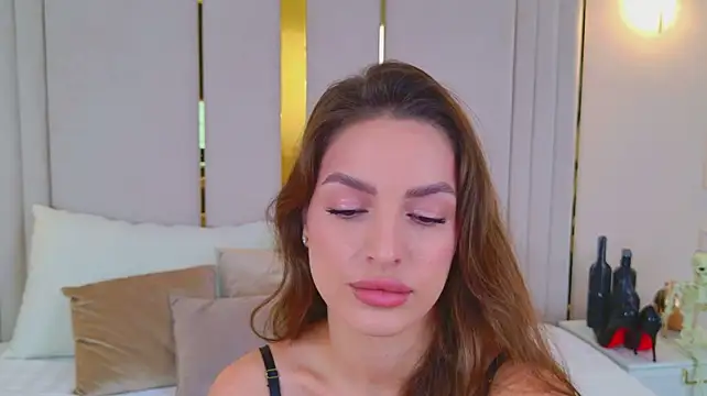 BellaHalles - sexy shower video
