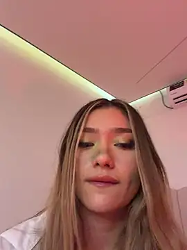 Ariannaa_1 - Wink at my lab rat 😉🧪