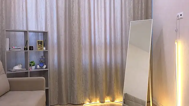 Belle_cute - spanks pussy