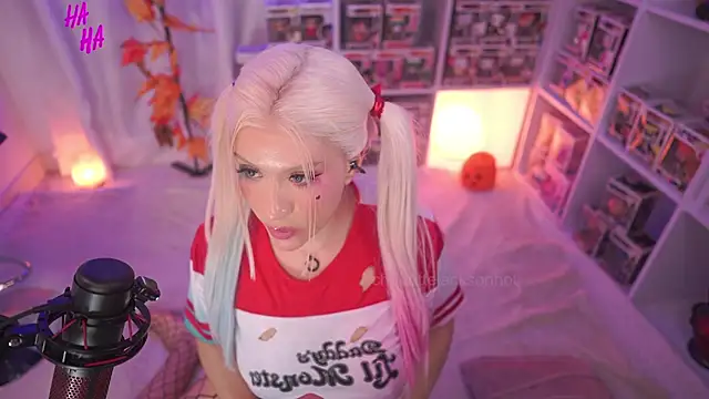 Charlottejacks - suck boobs