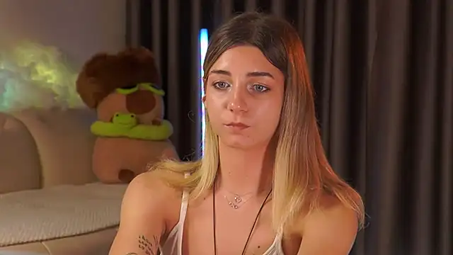 MilaMilkEyes - Change clothes to more sexy 🤭