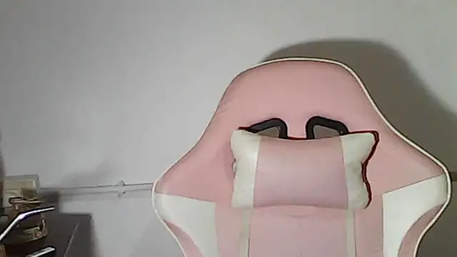 Owly_bloom - suck dildo