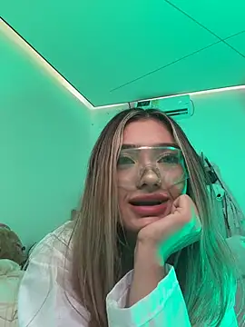 Ariannaa_1 - Topless experiment 💦🧪