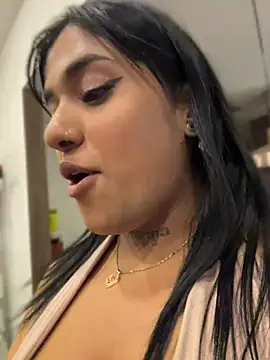 Nahomy-firee - Oil or cream on my boobs 💧🍒