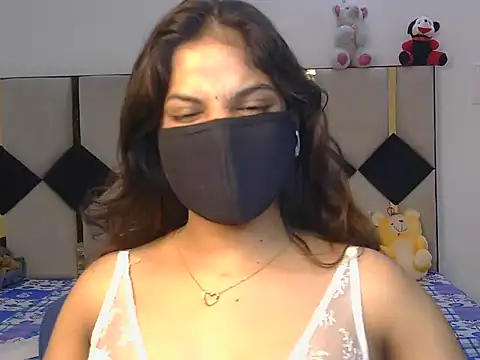 Hii-tanisa - full nude show