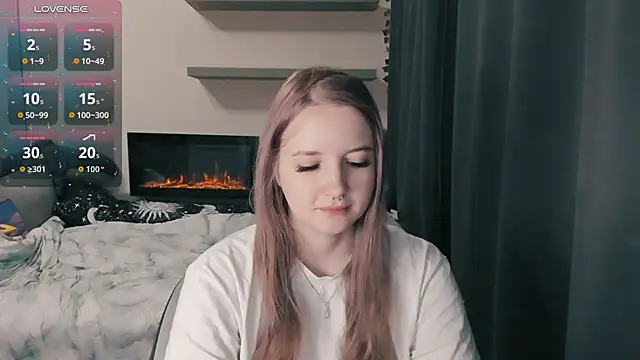 Alyaley - Flash tits