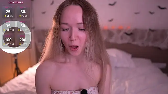 PinkyVenom__ - touch my sexy cameltoe there with hand