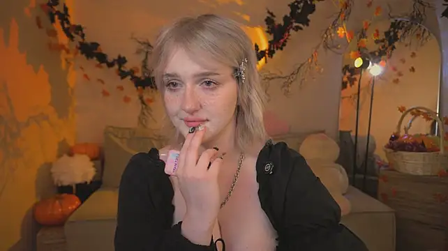 ELLIEJAY - cream on boobs