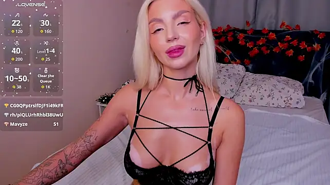 BellaMurre - Flash boobs + oil 💦
