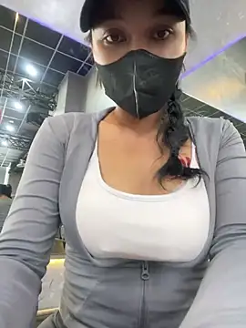 HoneyNana2000 - Let take off leggings show big ass🤭💦
