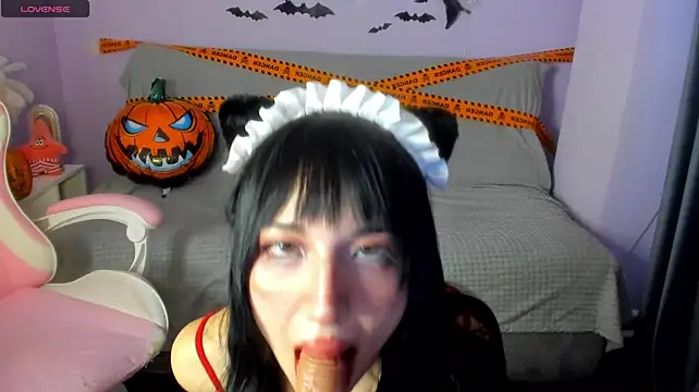 KissMeeMel - mmmmm spit on the nipples