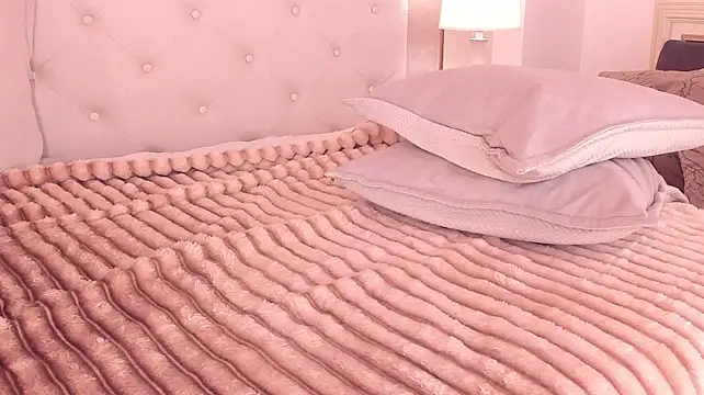 Dionneventuri - ⭐Fingering play + Naughty spank in clit⭐